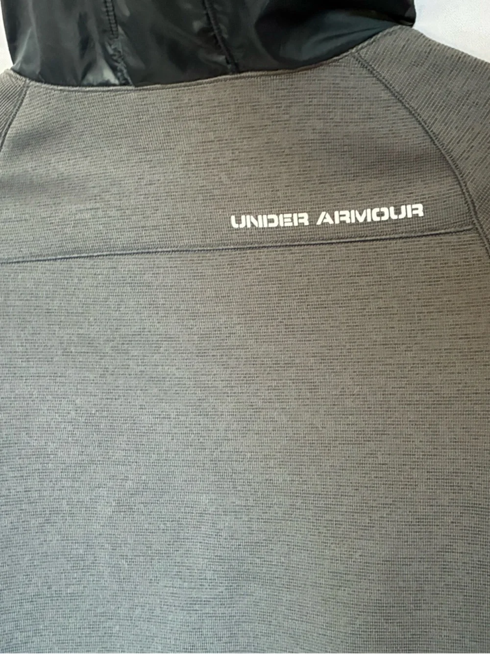 UNDER ARMOUR boys size medium jacket - Picture 4 of 7